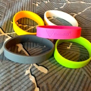 Lot of 5 Road ID thin bands, size small